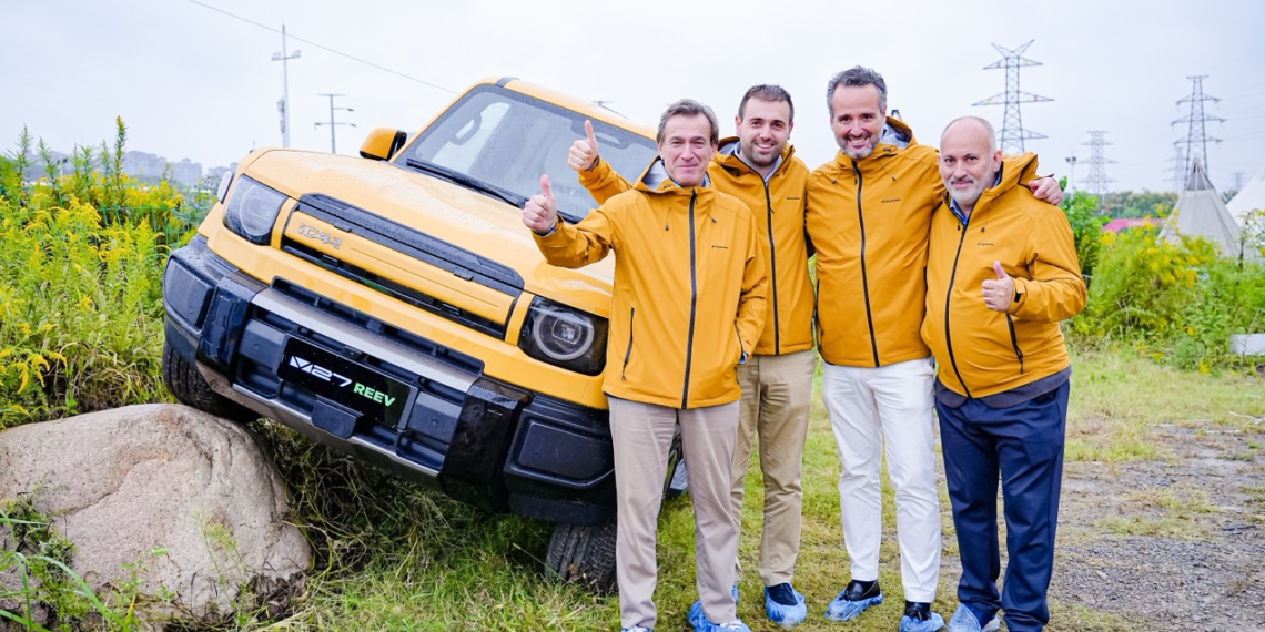 سائحون عالميون يواجهون 8 تضاريس مختلفة — iCAUR تثبت قدرتها الكلية على كل التضاريس